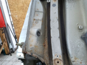 Toyota Camry v40 rear left quarter wing sawed off, silver, rusty, dented