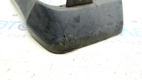The rear left mudguard of a Honda Accord 18-22 is worn out.
