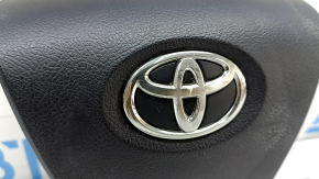 Airbag in the driver's steering wheel of a Toyota Camry V50 12-14 USA LE, peeling chrome, needs dry cleaning