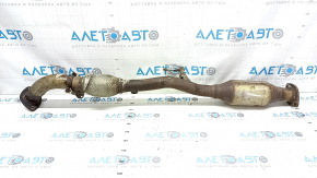 The Toyota Camry V40 hybrid exhaust pipe and catalytic converter are rusty.