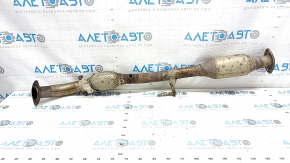 The Toyota Camry V40 hybrid exhaust pipe and catalytic converter are rusty.