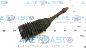 The left steering rod of a Toyota Camry V40 is rusty.