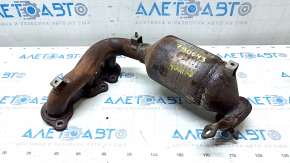 Rusty front exhaust manifold with catalytic converter for Lexus RX400h 06-09
