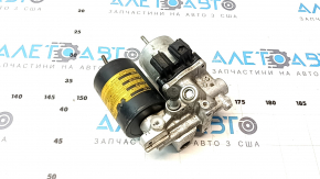 The Toyota Prius 30 10-15 brake booster is showing an error, and the components are broken.