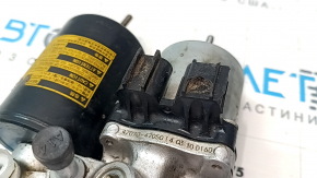 The Toyota Prius 30 10-15 brake booster is showing an error, and the components are broken.
