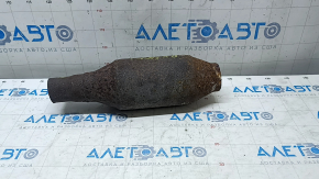 The lower catalytic converter on a Lexus RX400h 06-09 is rusty.