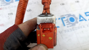 The Toyota Camry V50 12-14 usa LE inverter-compressor power cable has a broken connector.