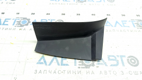 The right outer wing light cover for a VW Jetta 19-24 has broken fasteners.