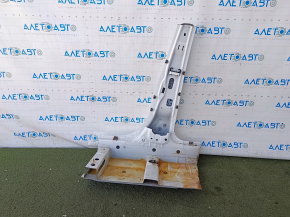 The central right body pillar of a Mercedes C-class W205 15-18 was sawed off.