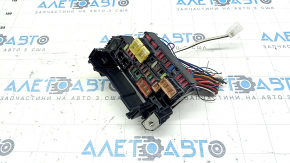 Toyota Prius V 12-17 underhood fuse box