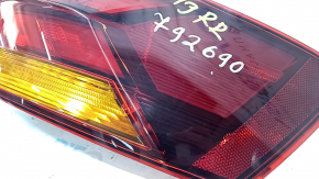 VW Jetta 19-19 right outer fender light scratches