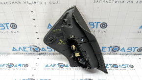Right headlight for Toyota Prius V 2015-2017, broken cover