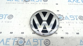 19-21 VW Jetta radiator grille emblem with sand and scratches