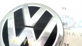 19-21 VW Jetta radiator grille emblem with sand and scratches