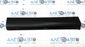 Mitsubishi Outlander 22-25 lower rear left door trim, structure, crack in fastening