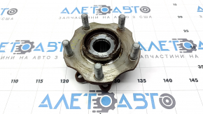 Mitsubishi Outlander 22-25 2.5" front right hub, rusty