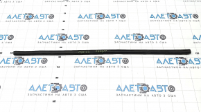 Mitsubishi Outlander 22-25 Front Central Hood Seal