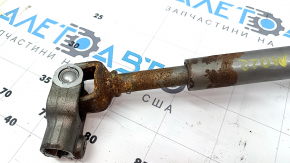Mitsubishi Outlander 22-25 steering column with a rusty universal joint.