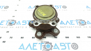 Mitsubishi Outlander 22-25 2.5 FWD rear left hub rusty