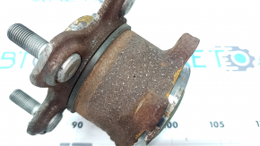 Mitsubishi Outlander 22-25 2.5 FWD rear right hub rusty