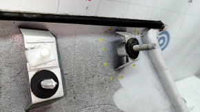 Upper trunk door molding without emblem for Ford Escape MK3 17-19 restyling, broken mount