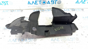 The right radiator deflector on a Nissan Murano z52 2015-2018 is cracked.
