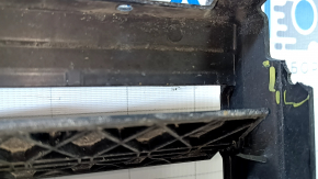 Radiator deflector blind assembly for Ford Edge 19-24 2.0T, 2.7T with motor, cracks, missing fragment
