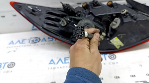 Right outer fender light for Hyundai Elantra AD 19-20 halogen with cover, scratch, missing mounting bolt