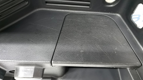 Right arch trim for a 19-20 Nissan Rogue, black, 2 rows, scratches