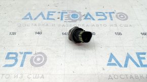 Fuel pressure sensor for Ford Mustang mk6 15-2.3T on the fuel rail