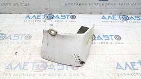 The rear right mudguard of a Nissan Leaf 18-25 is worn out.