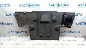 The rear engine guard of a Nissan Leaf 18-24 (40 kWh) is worn out.