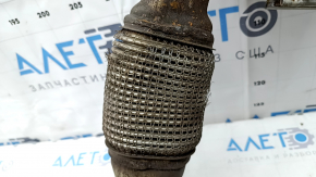 The exhaust pipe with the catalytic converter of the Ford Mustang mk6 18-23 2.3T is rusty, the mesh is torn.