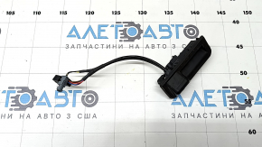 Rear view camera with button and trunk release handle for the Audi Q3 83A 19-25