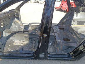 Central left body pillar Audi Q3 83A 19-25 on the body