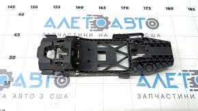 The rear left door handle mechanism of the Audi Q3 83A 19-25 has a broken mount.