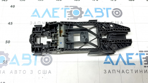 The rear left door handle mechanism of the Audi Q3 83A 19-25 has a broken mount.