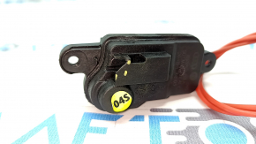 The fuel filler flap lock on the Audi Q3 83A 19-20 has a broken connector.
