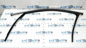Front left glass seal with molding for Audi Q3 83A 19-25 chrome