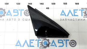 Triangle plug for the front right door of the Audi Q3 83A 19-25, glossy black