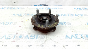 Mazda CX-5 17-24 front right wheel hub rusty