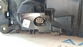 Audi A3 8V 15-16 4D usa LED outer left fender light, cracks in the glass, glass peeled off