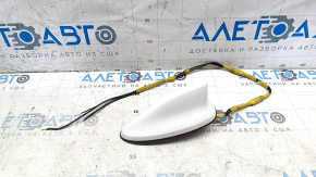 The antenna fin assembly on a Nissan Leaf 2018-2019 is broken.
