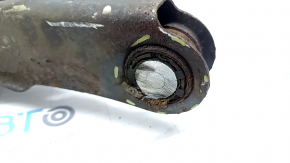 The lower control arm under the rear left spring of Mazda 6 18-21 is rusty, the silent block needs to be replaced