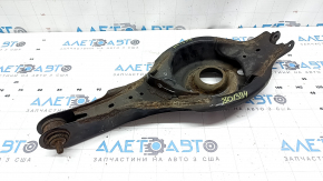 The lower control arm under the rear right spring of Mazda 6 18-21 is rusty, the silent block needs to be replaced