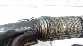 The exhaust pipe with the catalytic converter of the Nissan Murano z52 15-24 is crushed, the mesh is torn