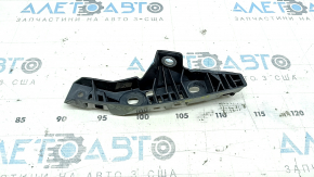 The front bumper mount, left, VW Tiguan 18-20, is broken.