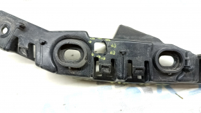 The front right bumper mount for a VW Tiguan 18-20 is broken.