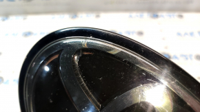 Toyota Camry v70 18-20 radiator grill emblem under radar, sand, crack in mount, crack inside