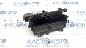 The bare heater housing of the Jeep Cherokee KL 19-23 air conditioner, the lower part.